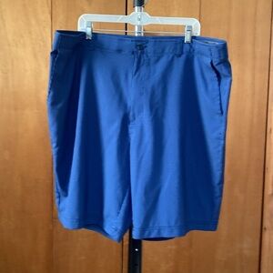 Ben Hogan Blue Geometic Men's Golf Shorts Size 44